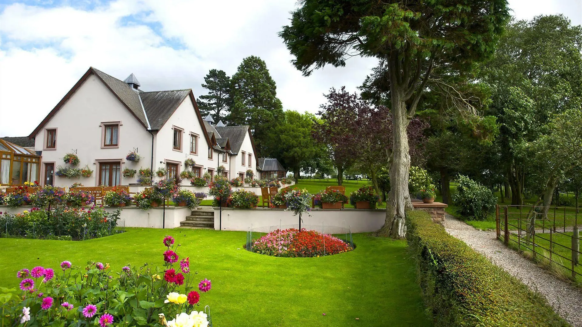 Manor & Garden Spa Otel 4*
