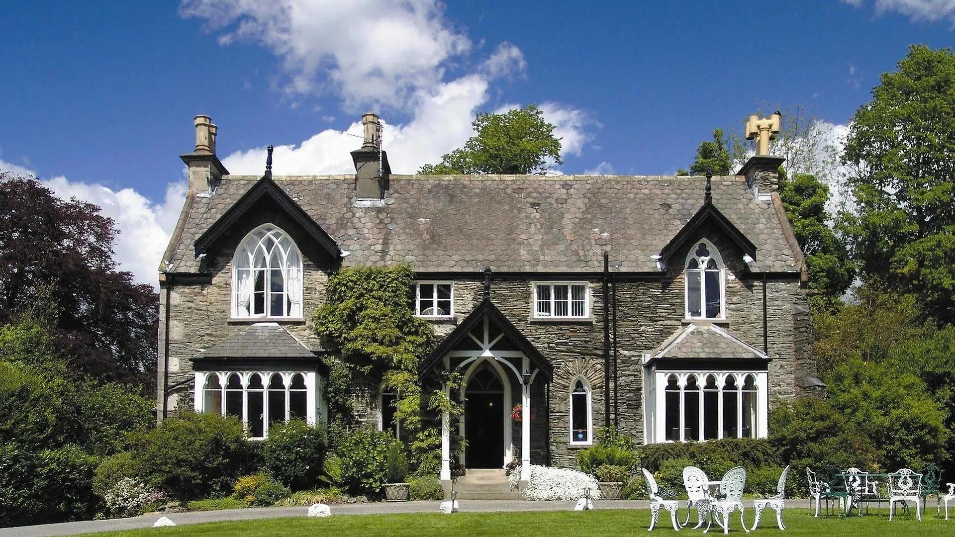 Country house Cedar Manor *