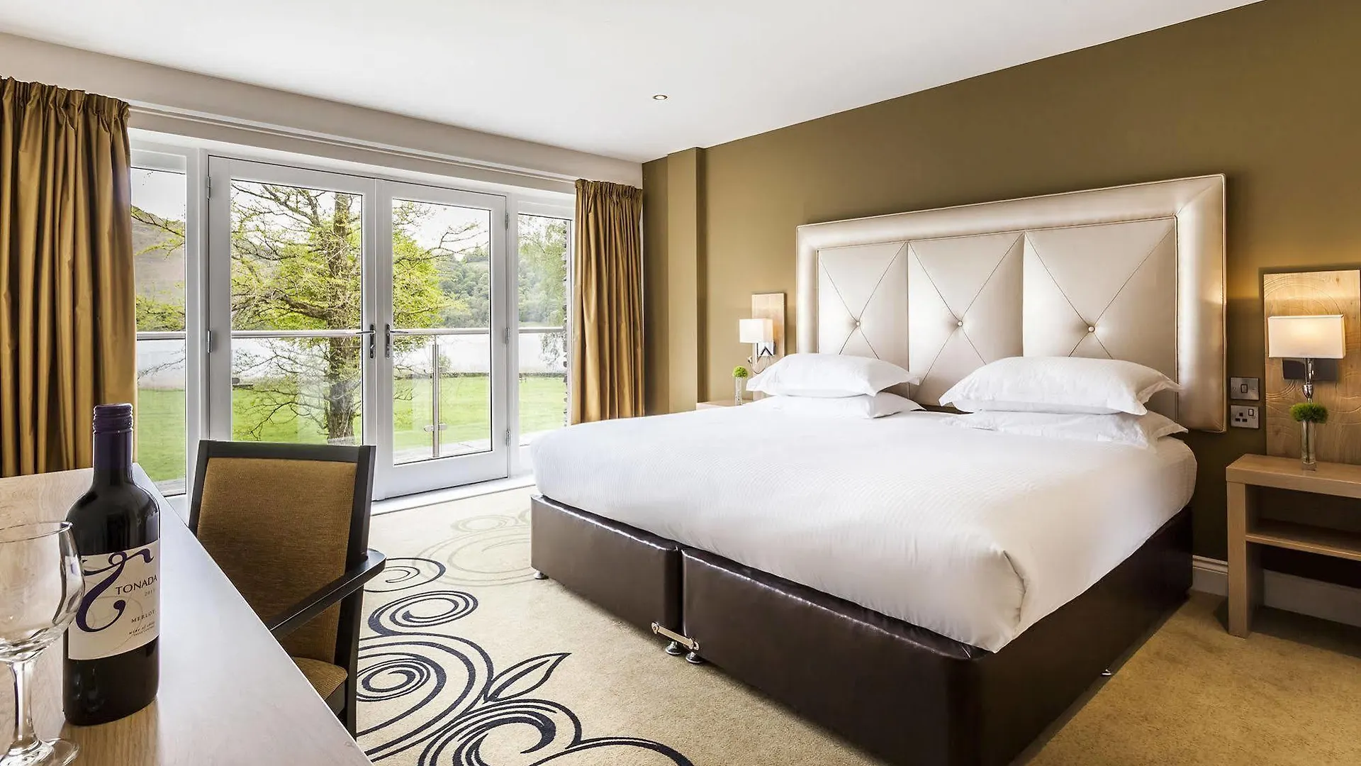 The Daffodil & Otel