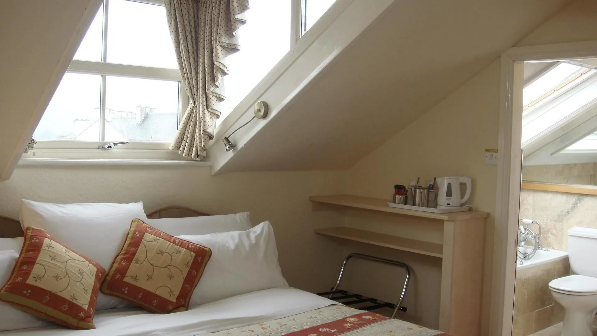 May Cottage B&B Bed & Breakfast Bowness-on-Windermere
