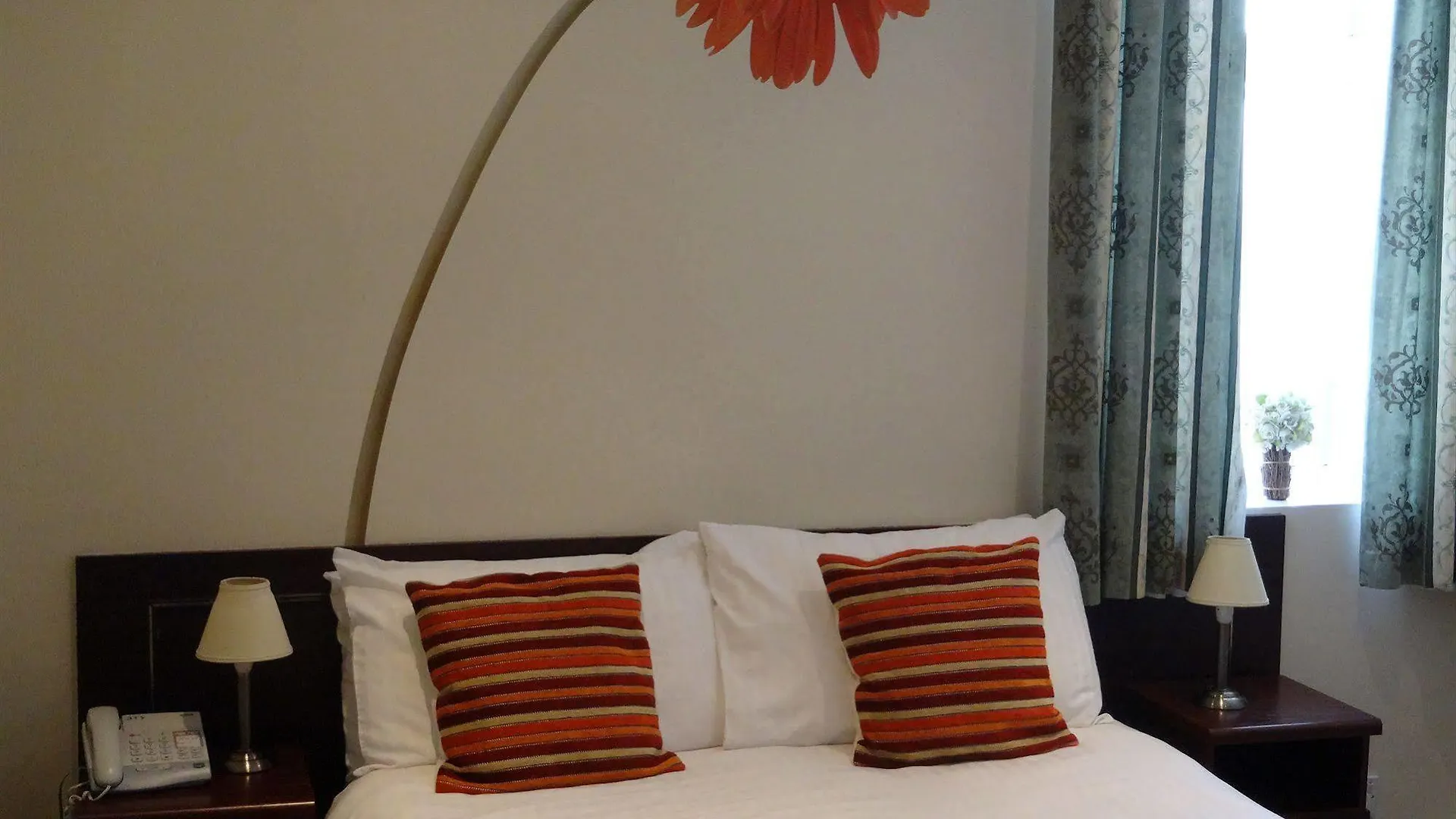 Waverley Hotel