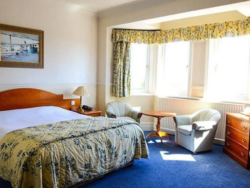 Hotel Clarkes In Furness 3*