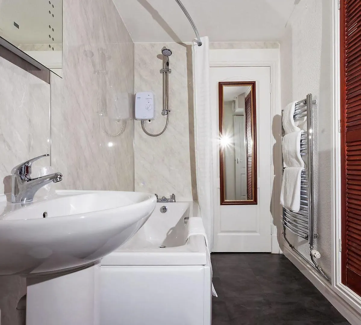 Oakbank House Hotel