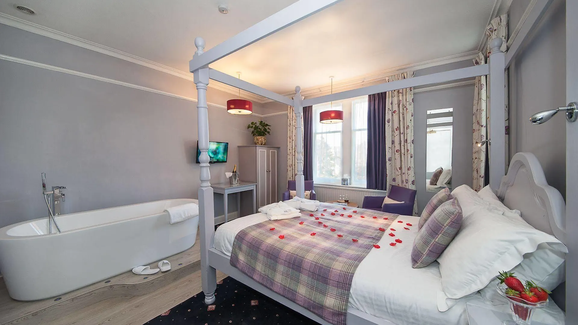 Konukevi The Coppice - Including Off-site Health Club 4*