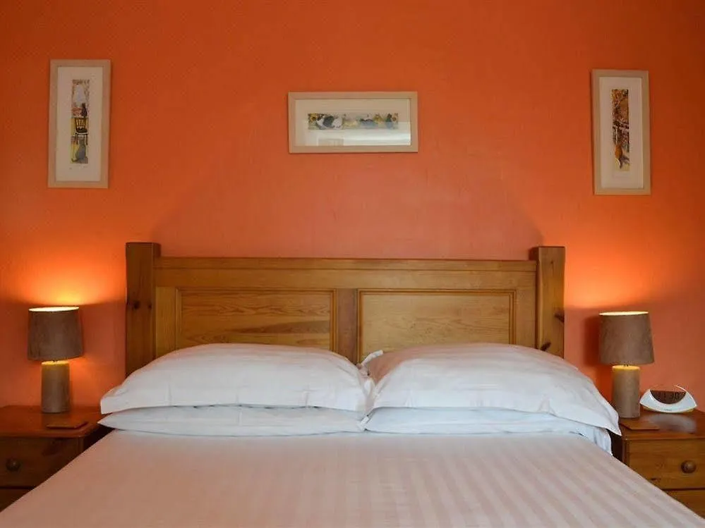 Bed and Breakfast Ashleigh House 4*