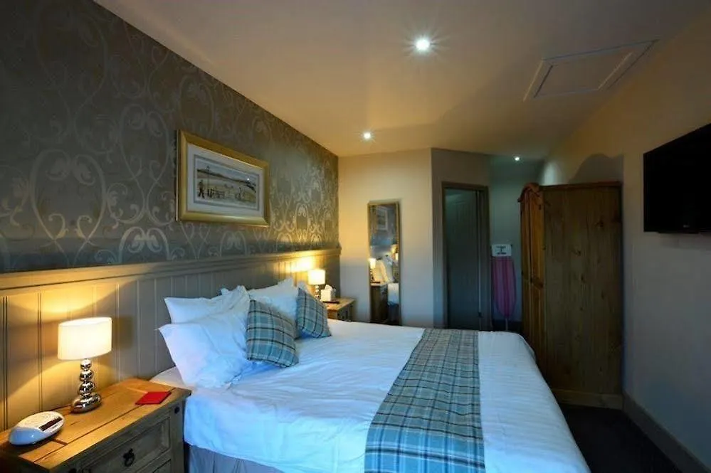 Ye Olde Fighting Cocks Hotell