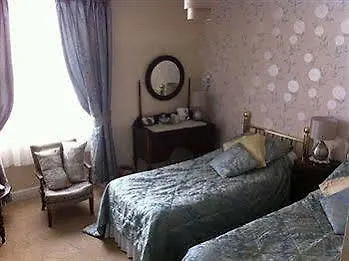 Snooty Fox Hotel