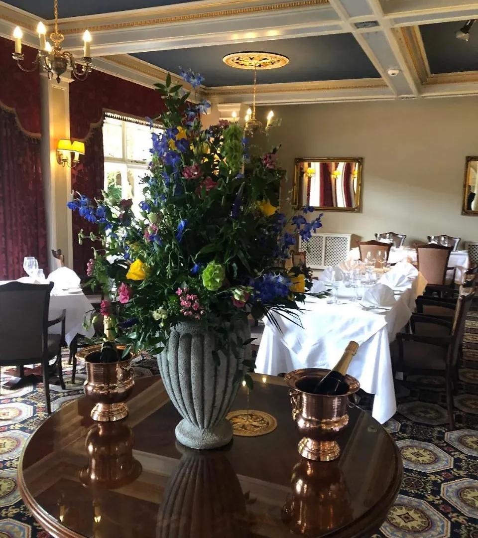 מלון Macdonald Leeming House 4*