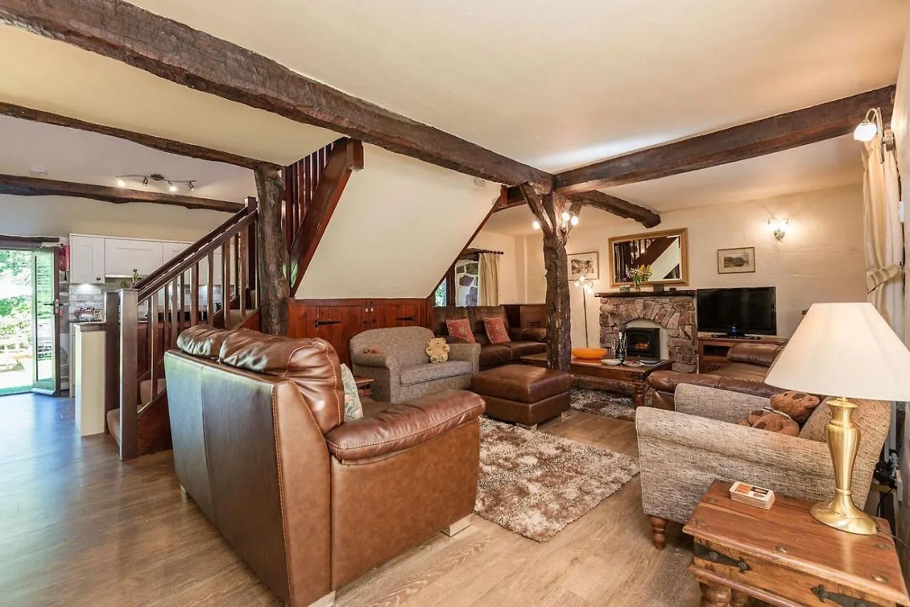 Bridge End Farm * Boot