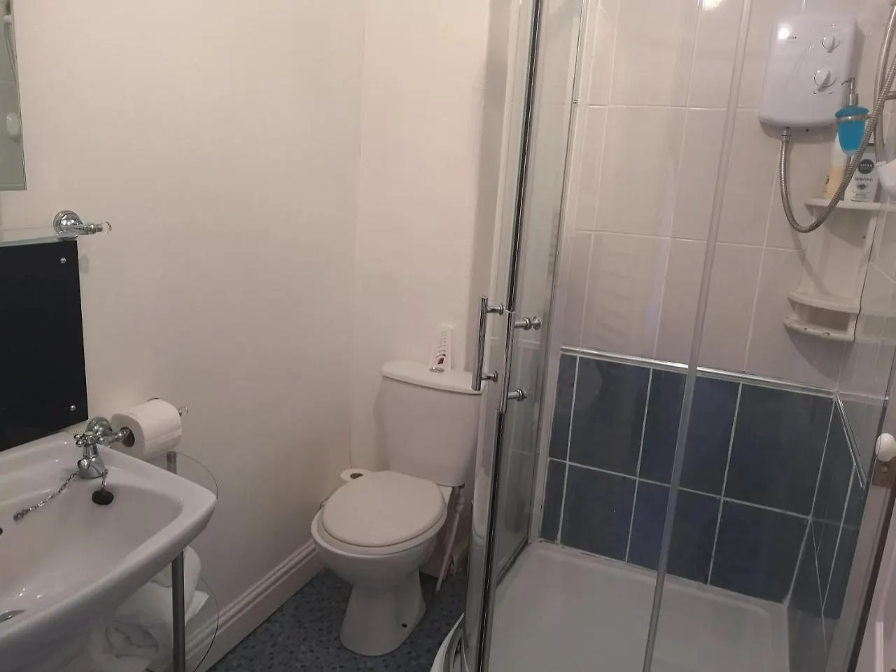 East Mount House 3*