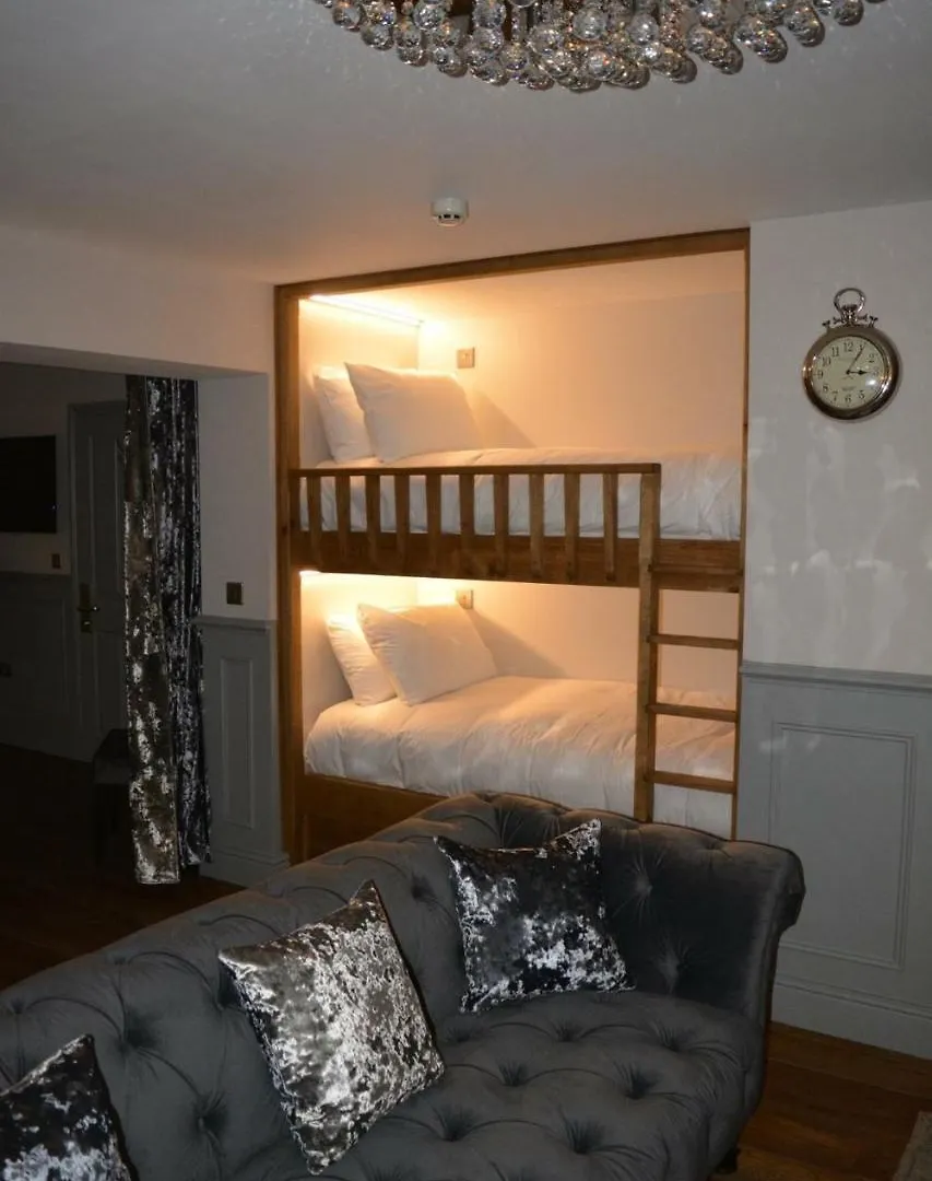 Hotel The At 4*