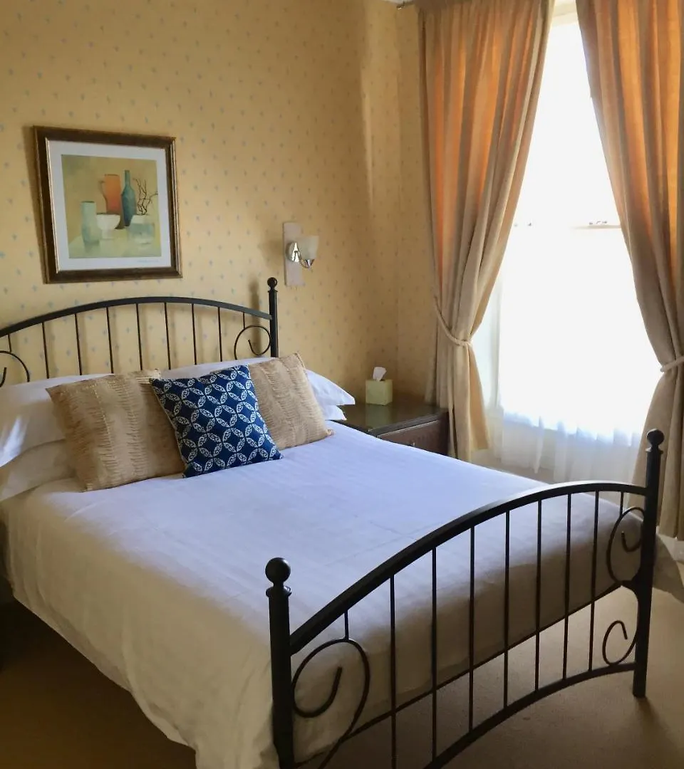 Westcliff 3*