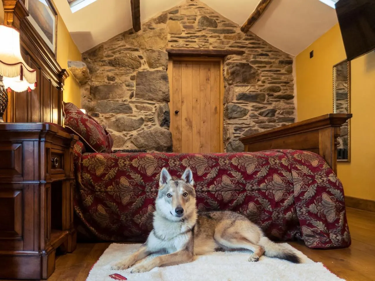 The Wayside And Whisky Barn Whitbeck