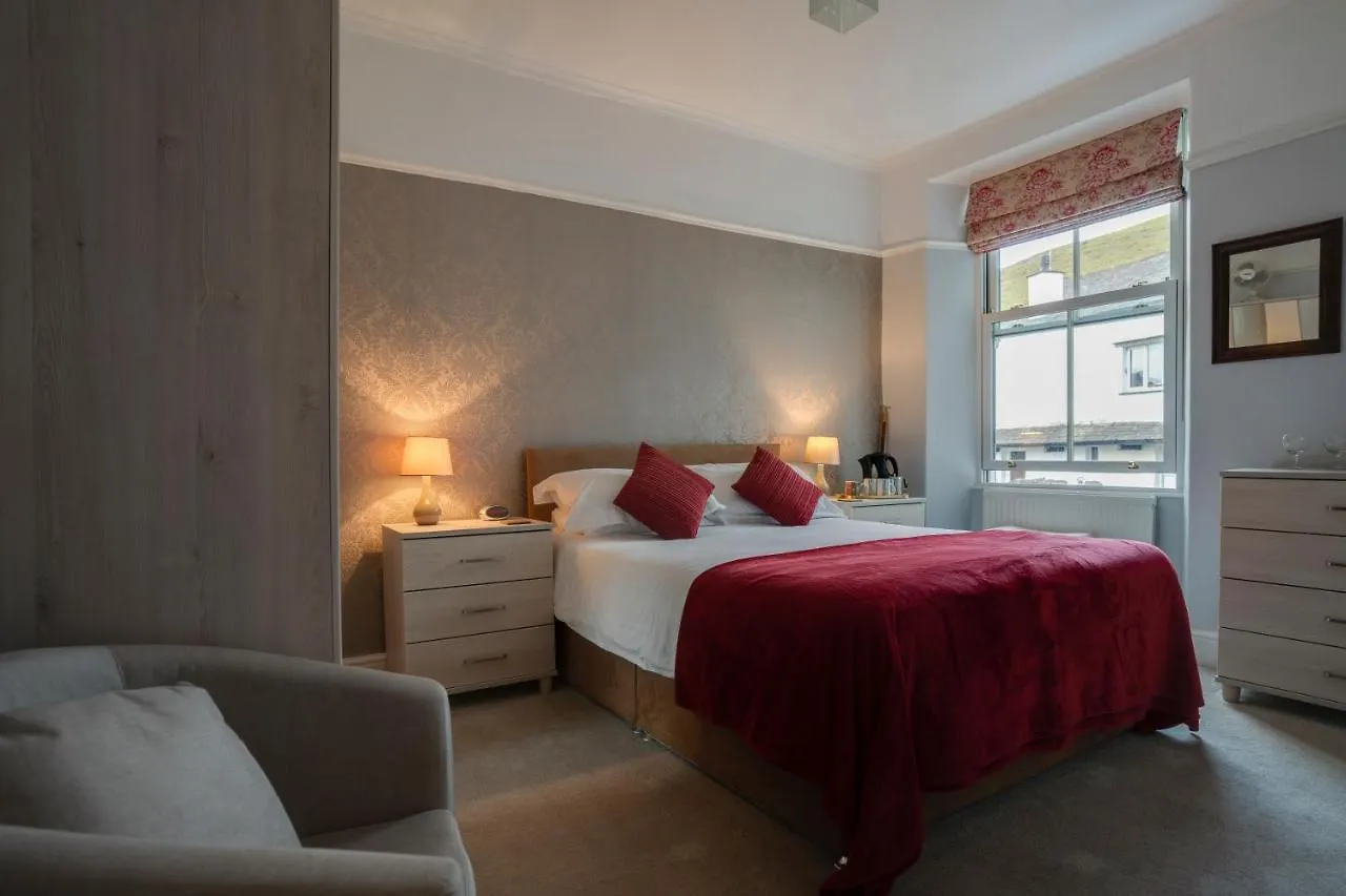 Lyndale Guest house 3*
