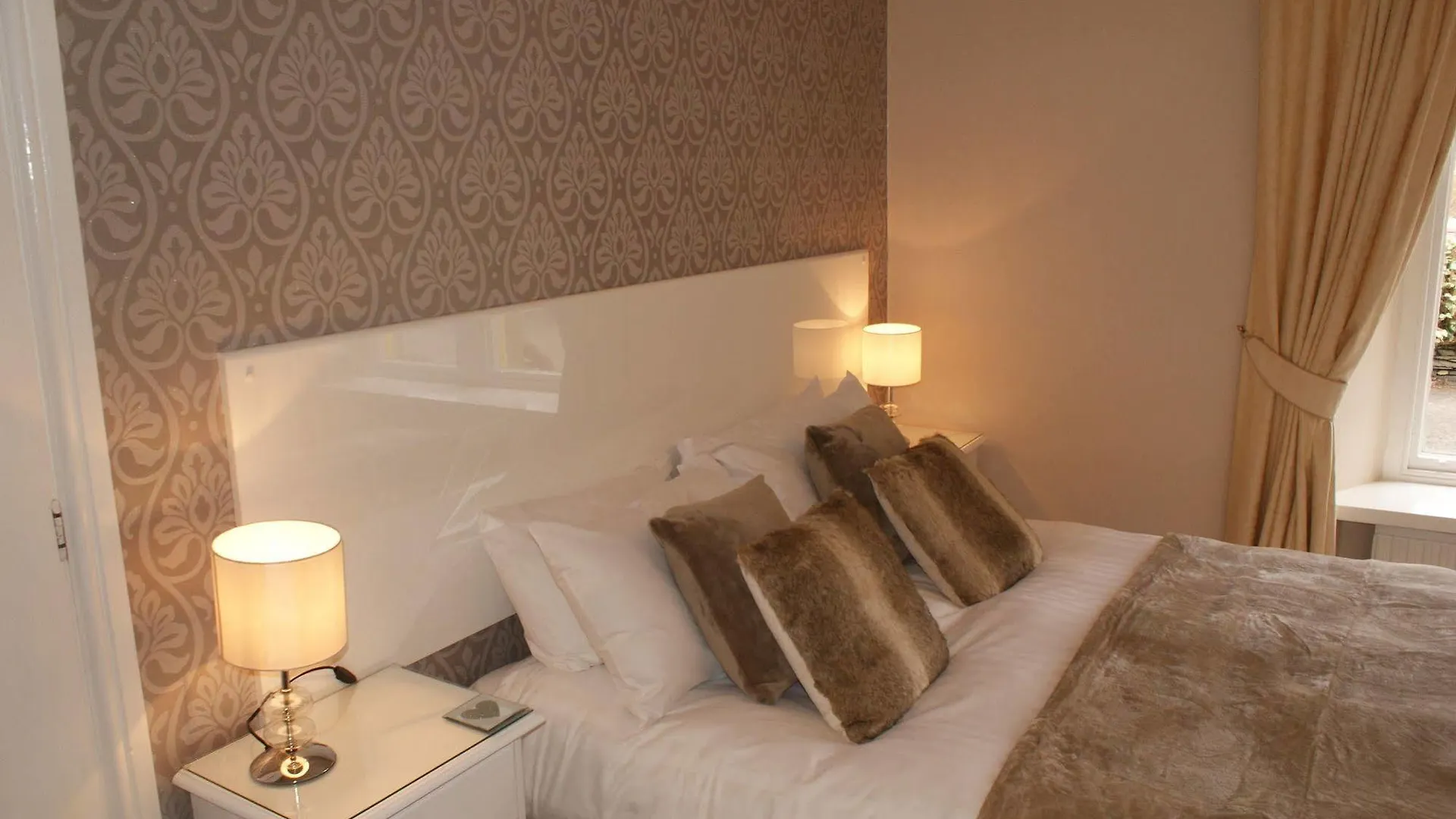 Konukevi The Coppice - Including Off-site Health Club 4*