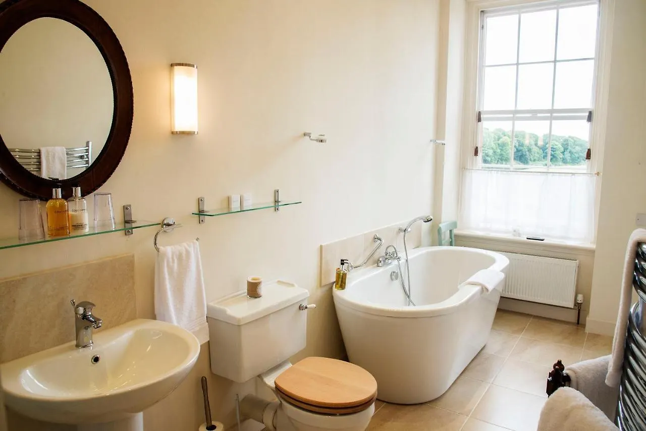 Warwick Hall 3* Carlisle (Cumbria)