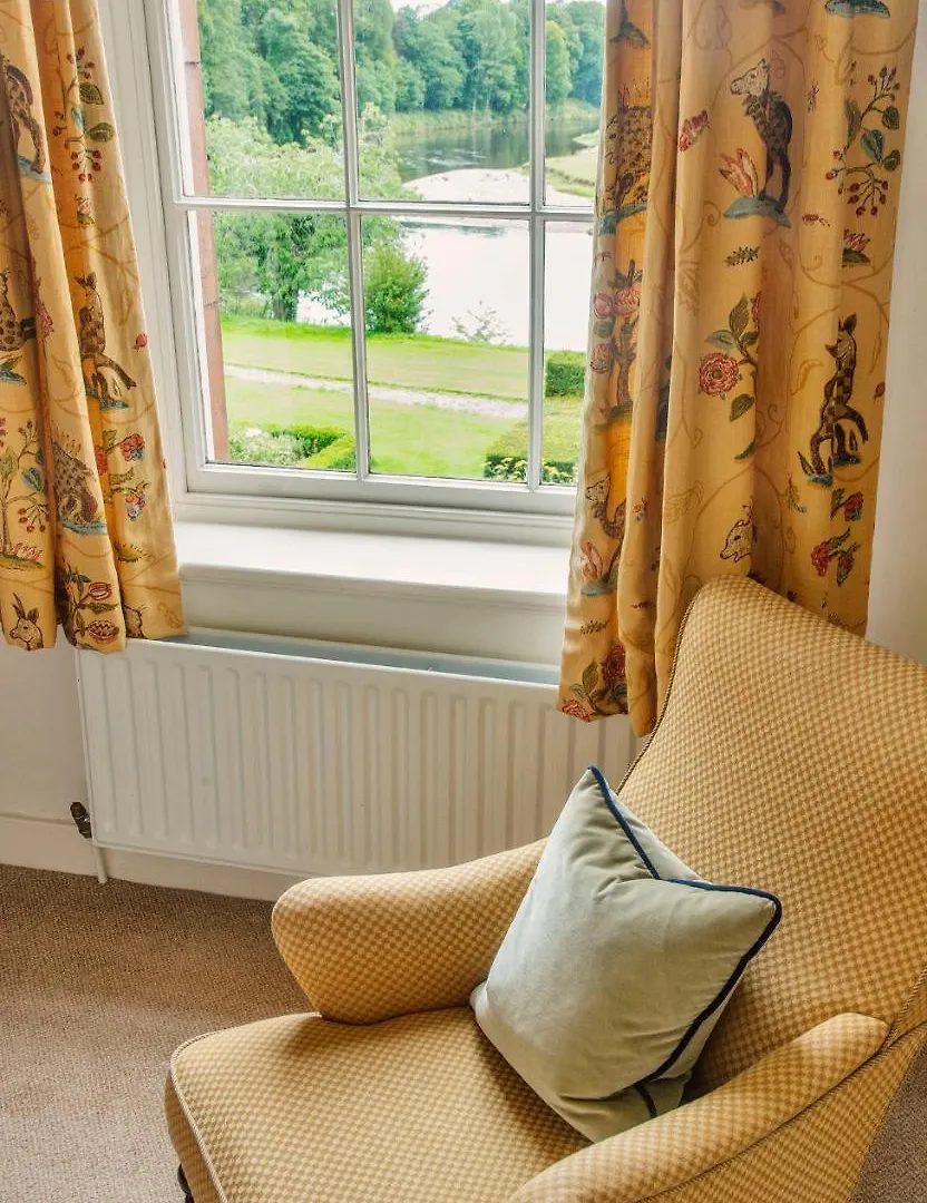 Warwick Hall 3*