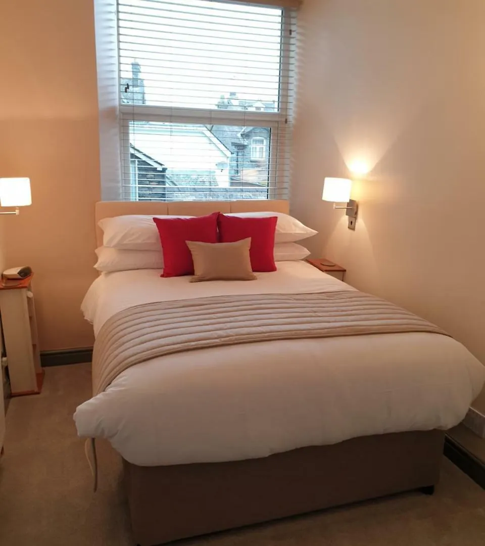Compston House 4* آمبيلسايد
