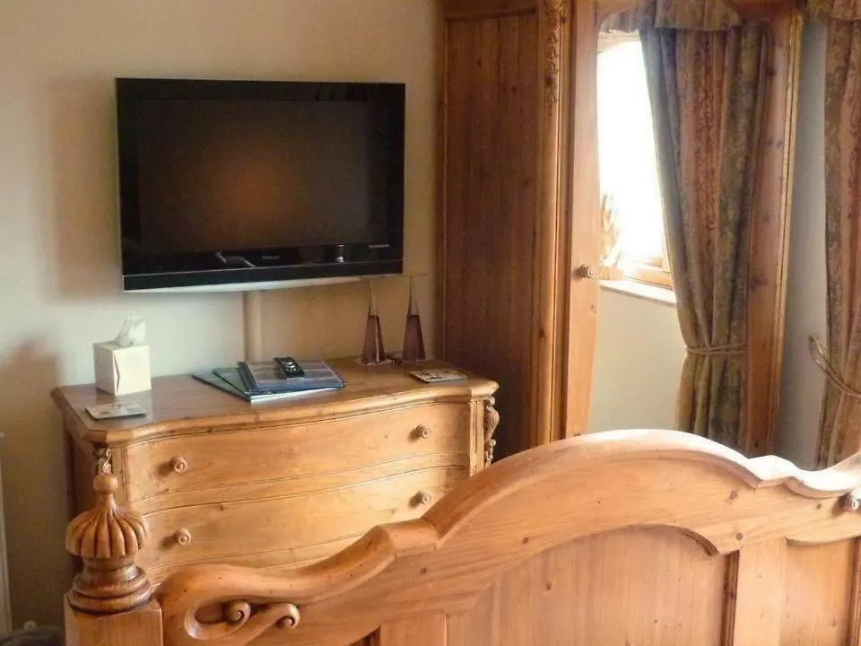 Cherry Holme 5*