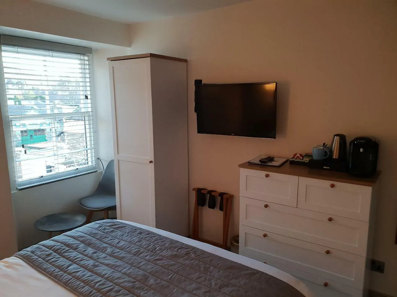 Compston House 4*