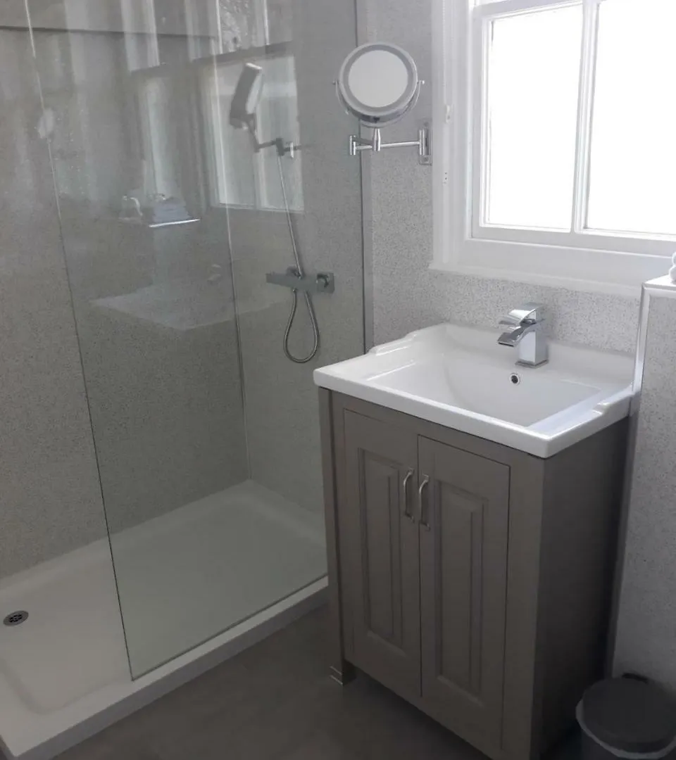 New Hall Bank Guest house 4*