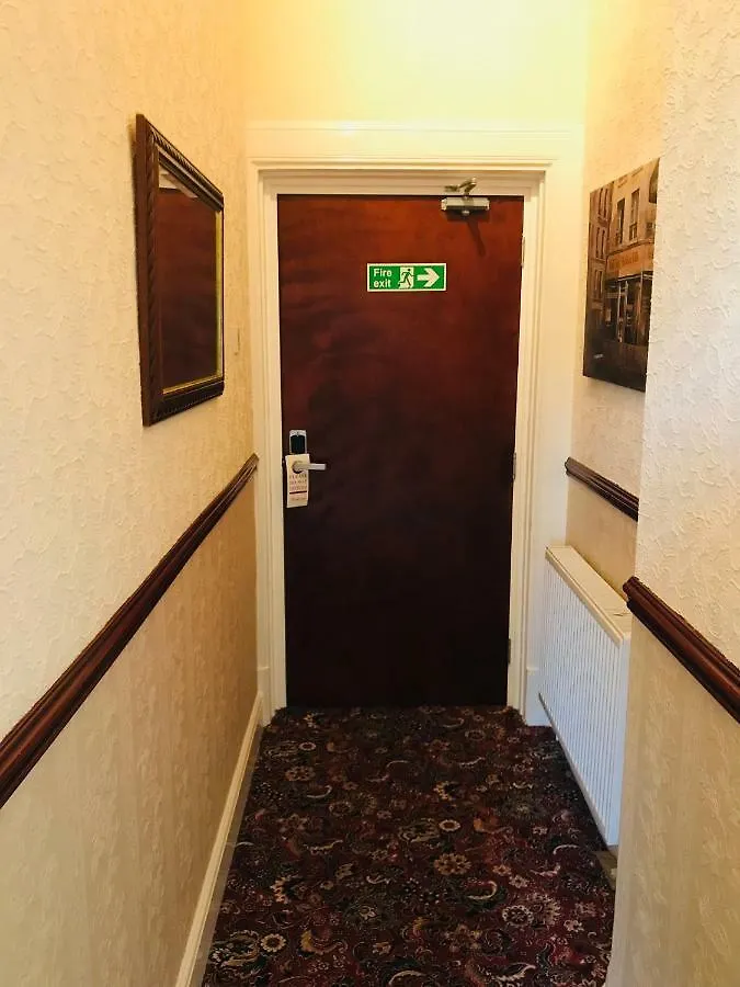 Pensión Cornerways 4*