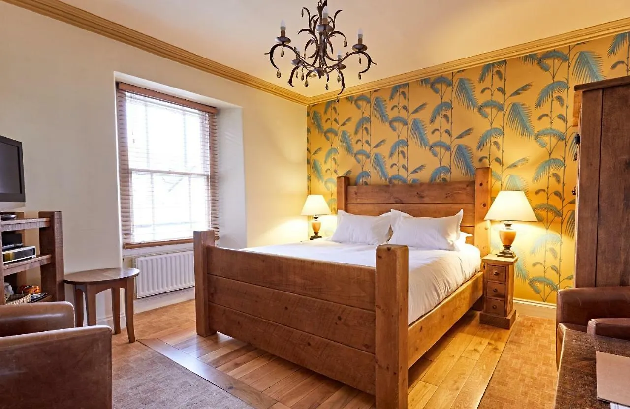 Moss Grove Organic 5*
