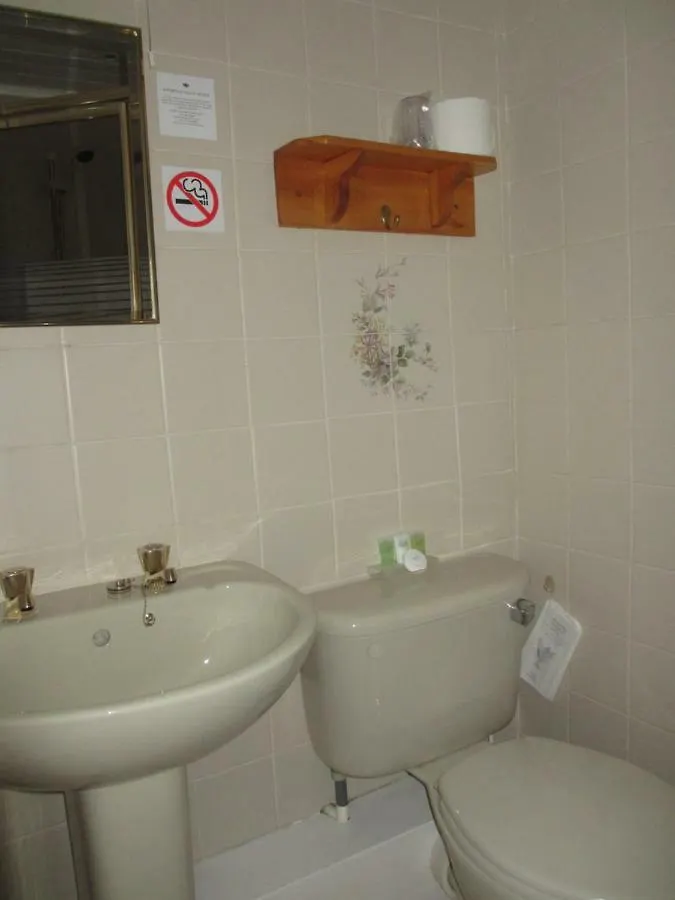 Hillside Bed & Breakfast 4*