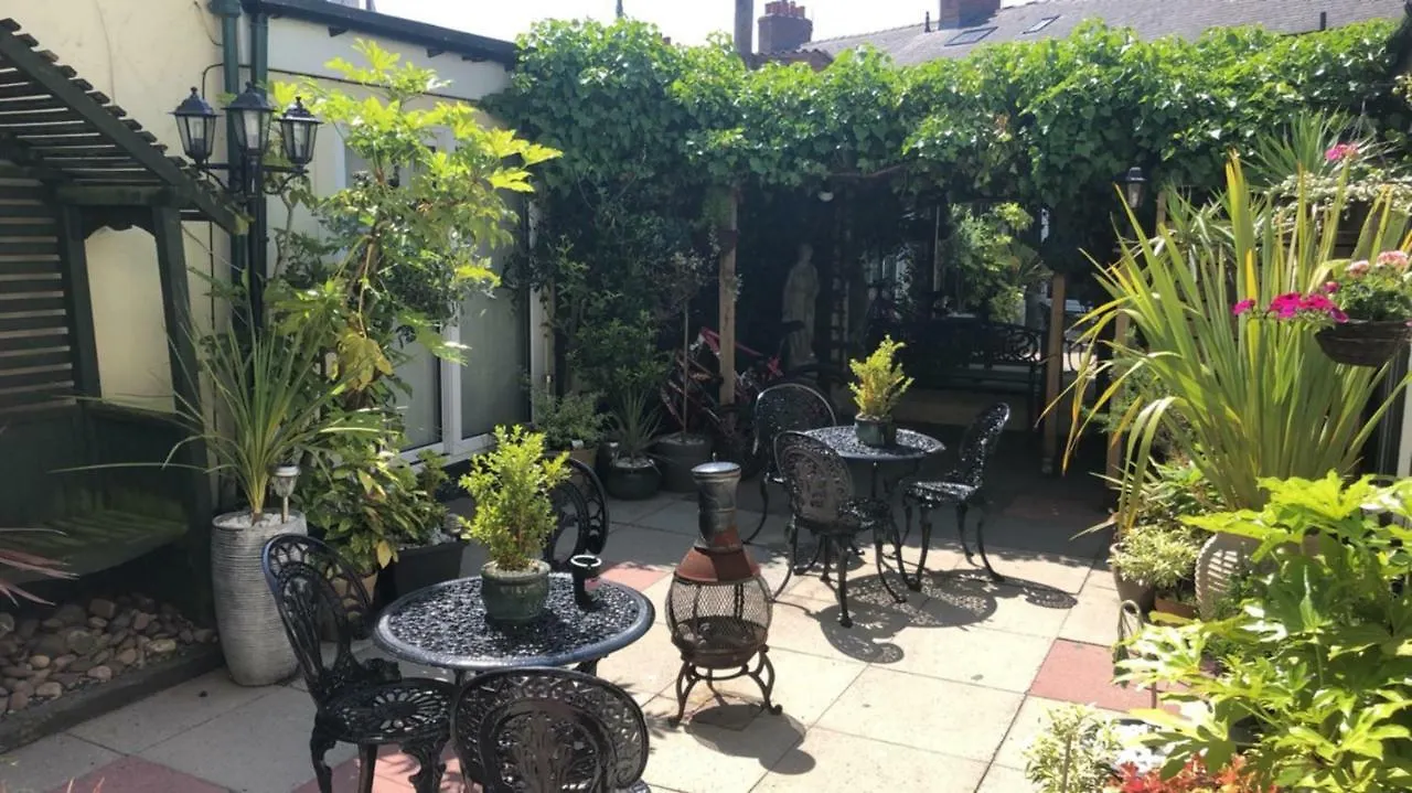 Abbey Court 2*