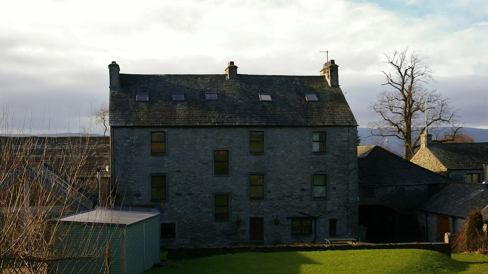 Lodge New Ing *