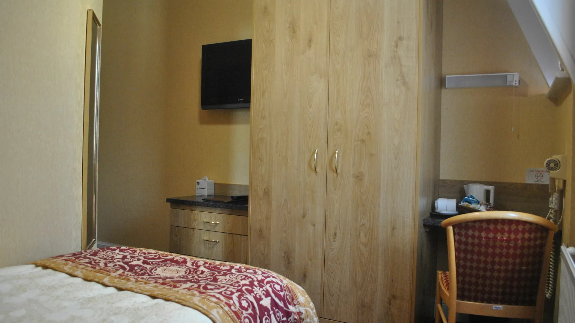 Wells Hotel 3*