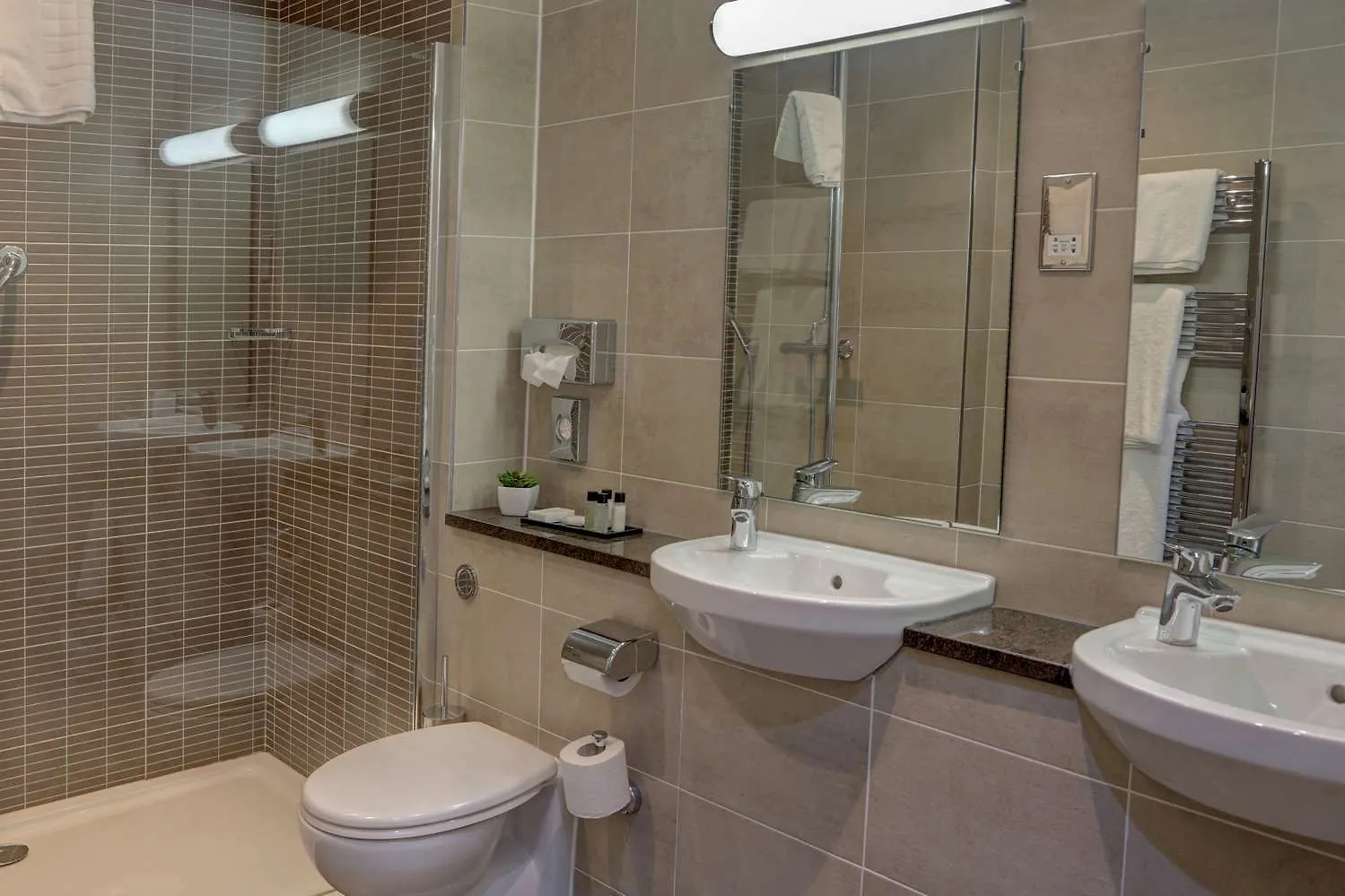Hotel Crown & Mitre 3*