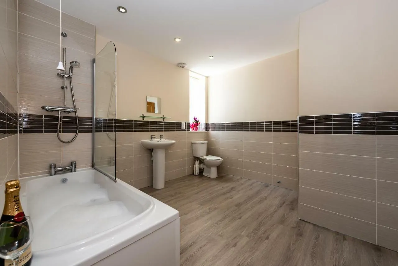 Waterview Deluxe Aparthotel