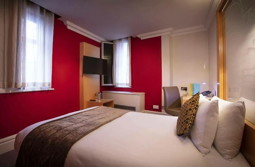 Oyo The Cumberland Near Community Hospital 3*