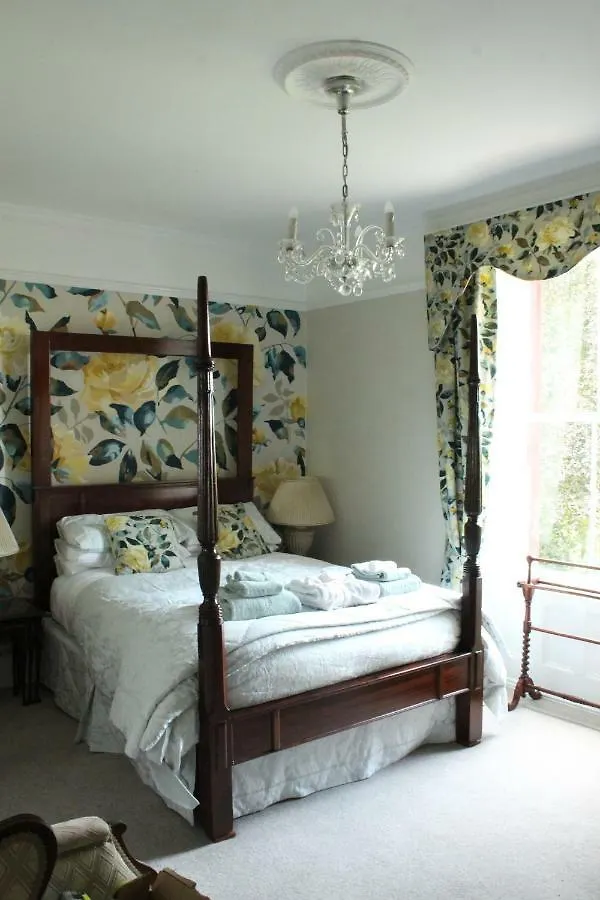 Bank House 4*