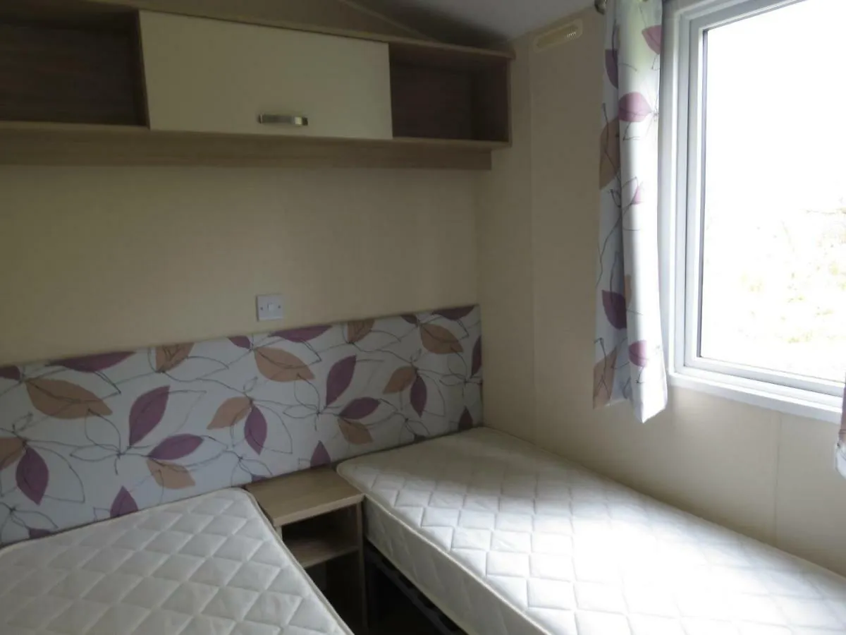 Chapel Farm Caravan Park בית נופש