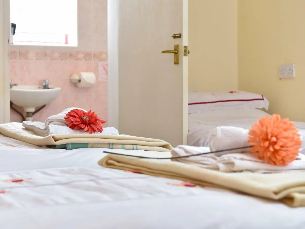 Guest house The Warren 3*