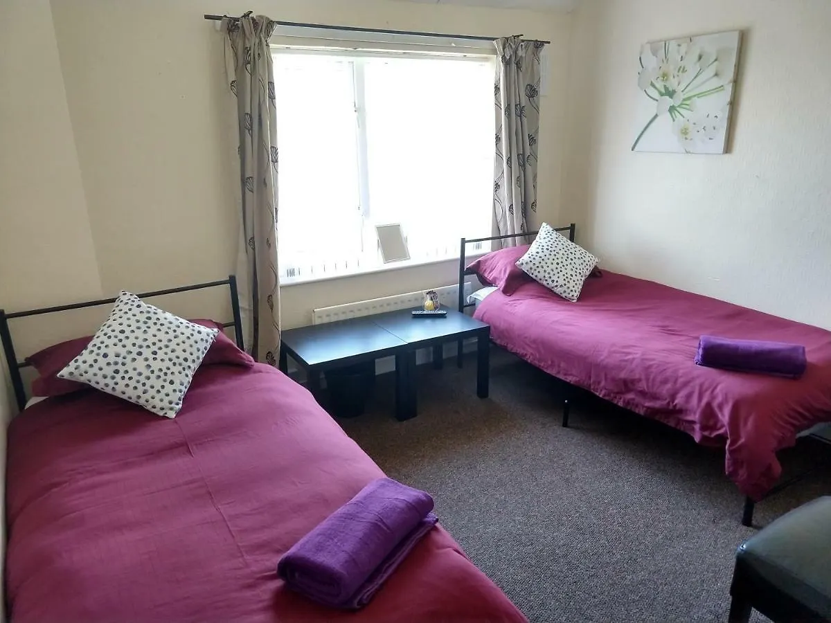 Guest house Rowe Gardens: Cozy In Quiet Residential Area