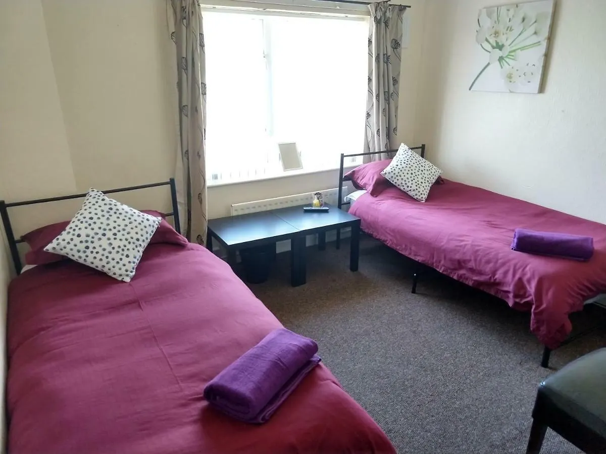 Rowe Gardens: Cozy In Quiet Residential Area 2* Workington