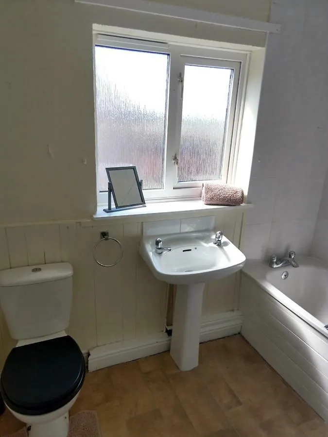 Rowe Gardens: Cozy In Quiet Residential Area 2* Workington