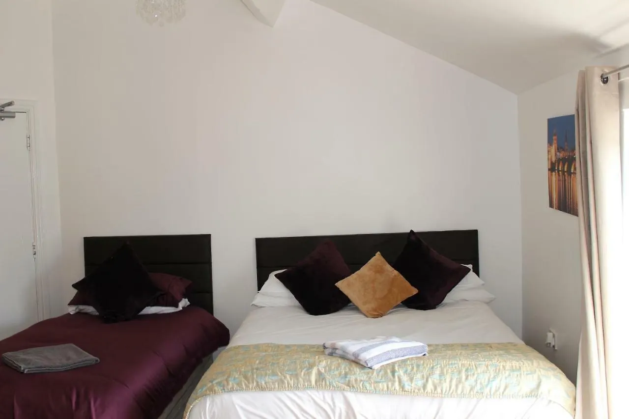 Guest house Park Lane Heights - Self Catering - Style - Family And Double Workington