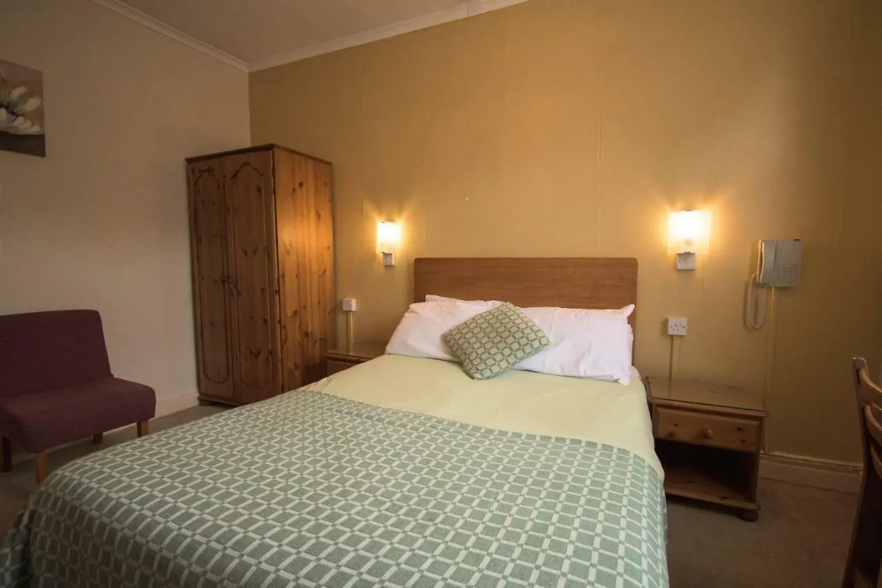 Pinegrove 3*