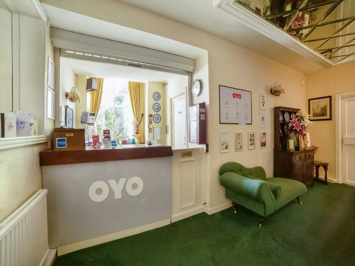 Oyo The Cumberland Near Community Hospital Hotel Workington