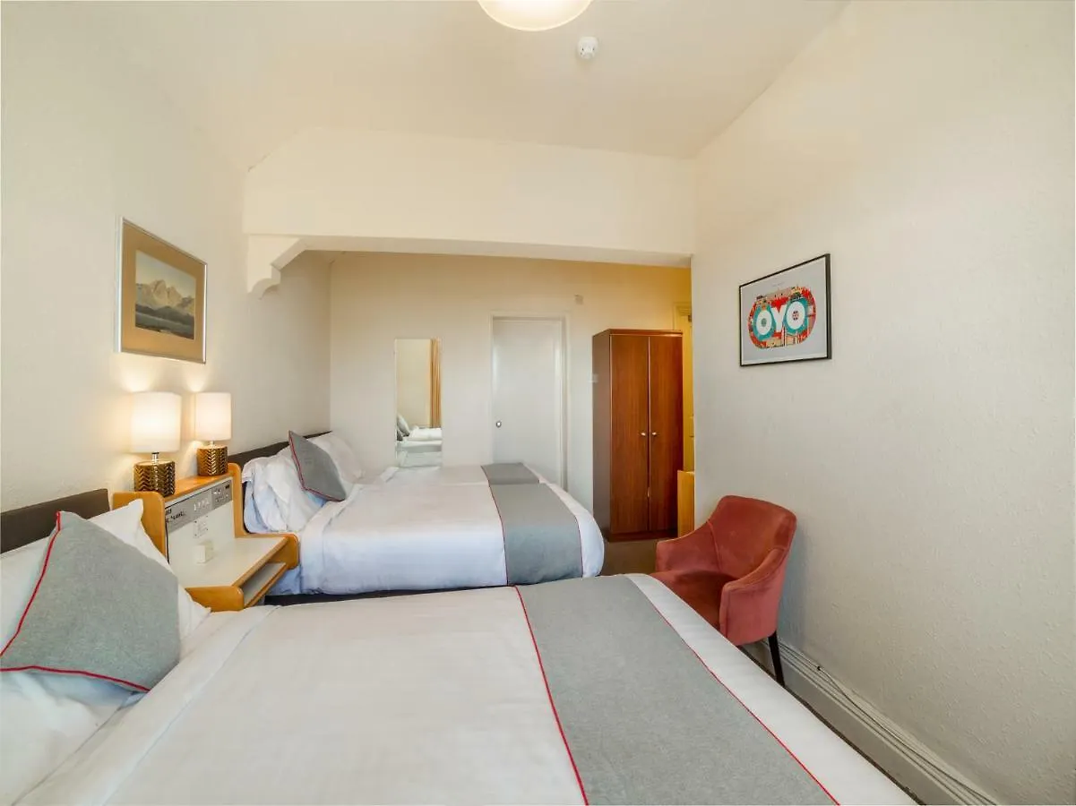 Oyo The Cumberland Near Community Hospital 3*