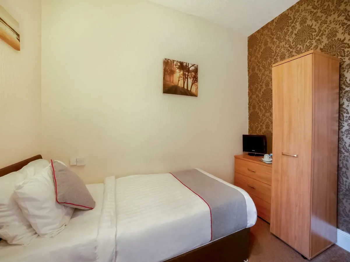 Oyo The Cumberland Near Community Hospital Hotel Workington