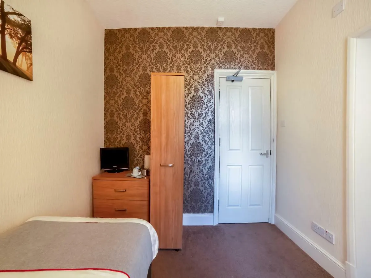 Oyo The Cumberland Near Community Hospital Hotel Workington
