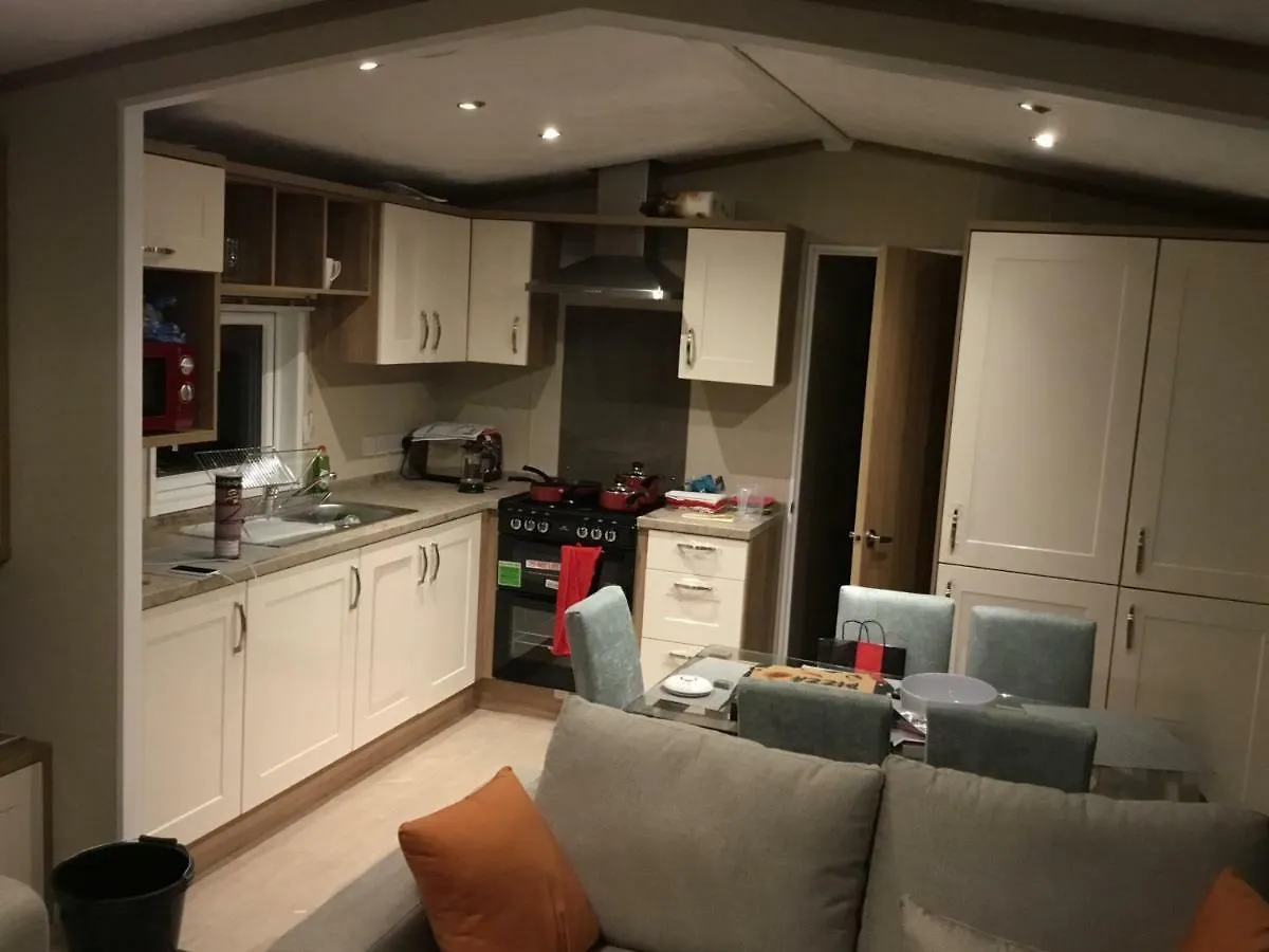 Holiday park Lakes Retreat *