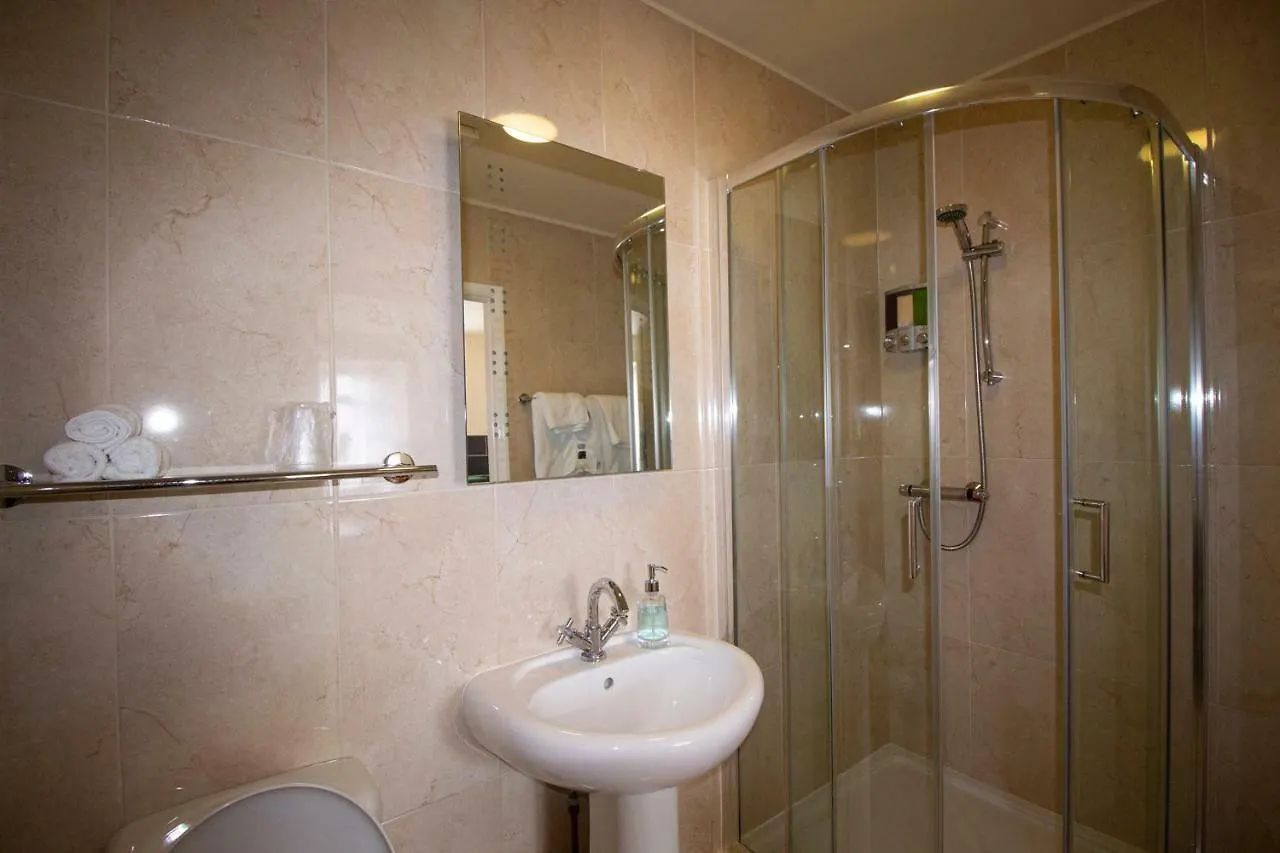 Stone House Farm Bed & Breakfast 4*