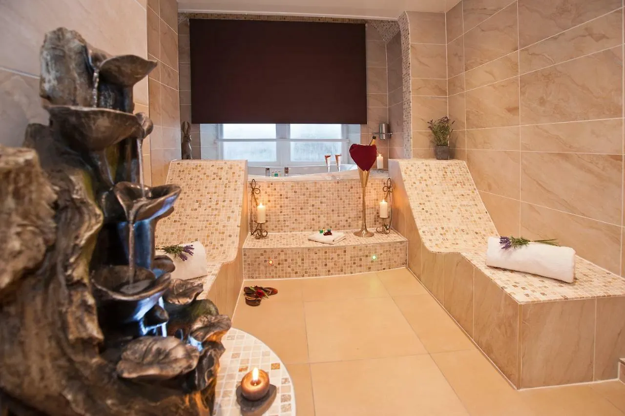 Boutique & Hot Tubs 4* 윈더미어
