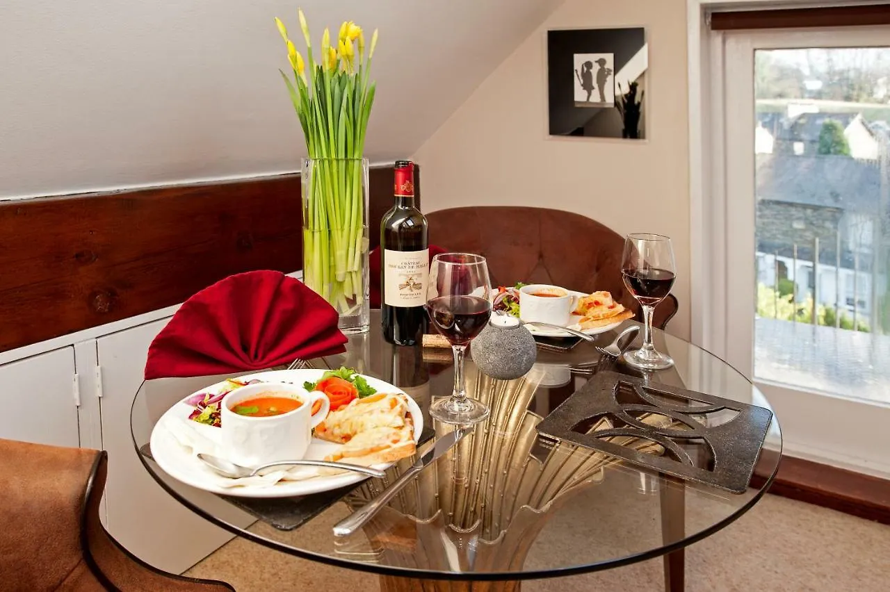 Boutique & Hot Tubs Hotel